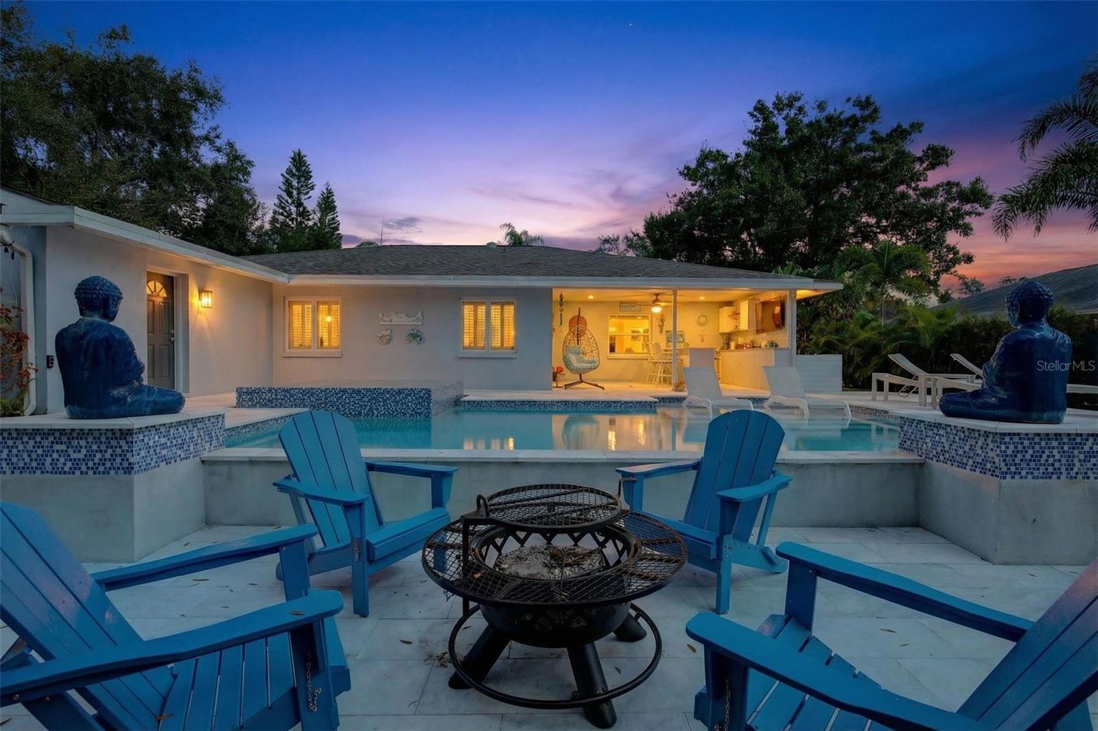 5676 BENEVA WOODS CIR