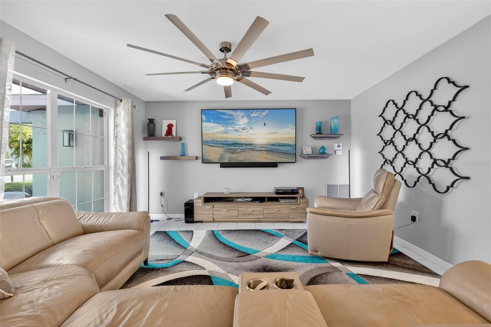 5676 BENEVA WOODS CIR