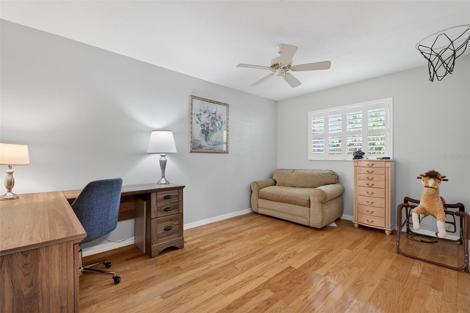 5676 BENEVA WOODS CIR