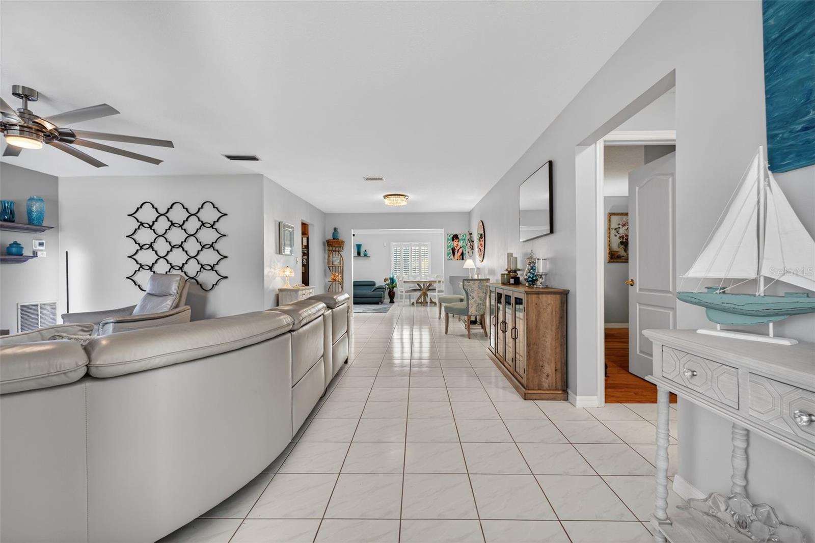 5676 BENEVA WOODS CIR