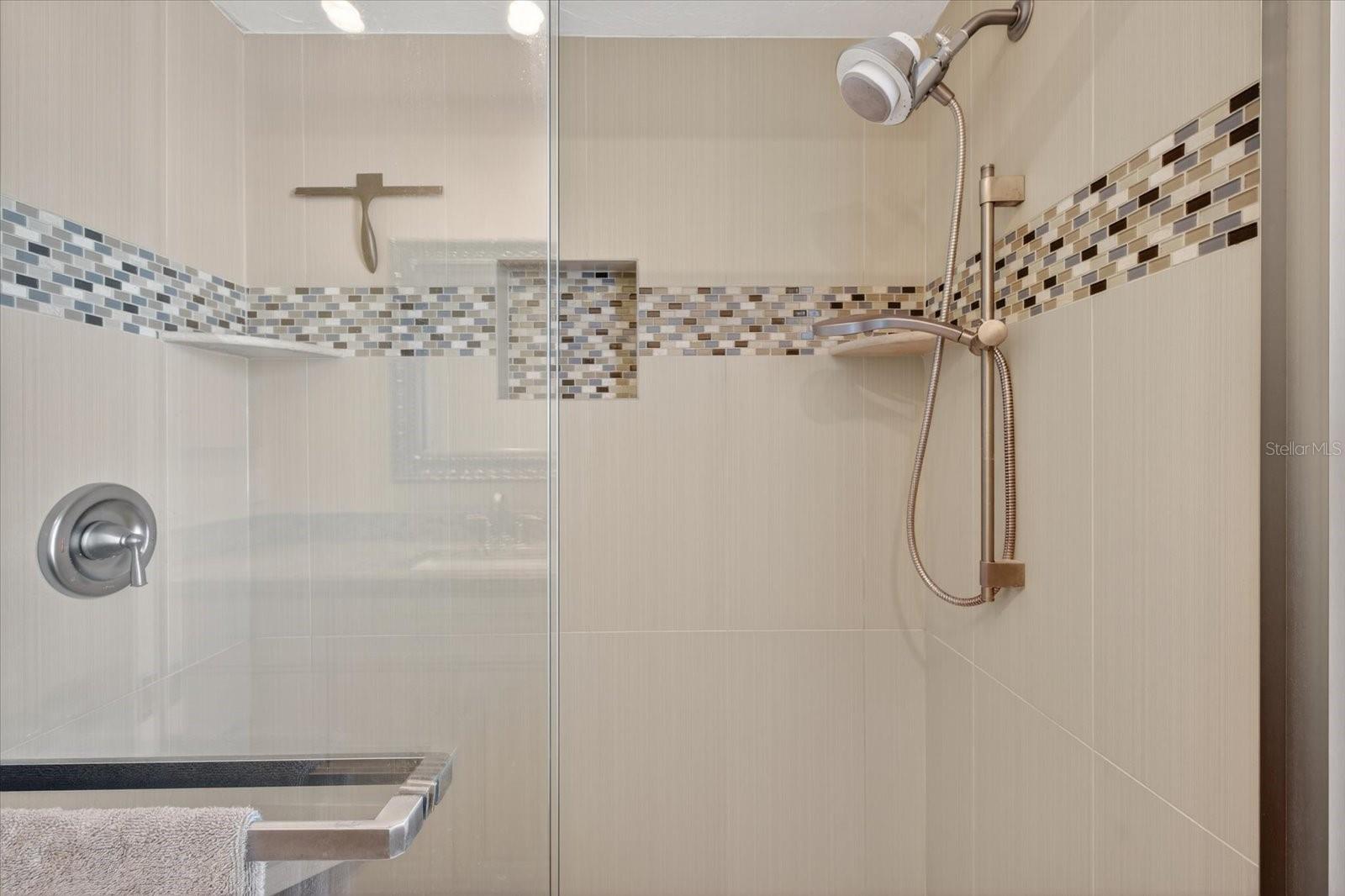 6701 16TH AVENUE DR W