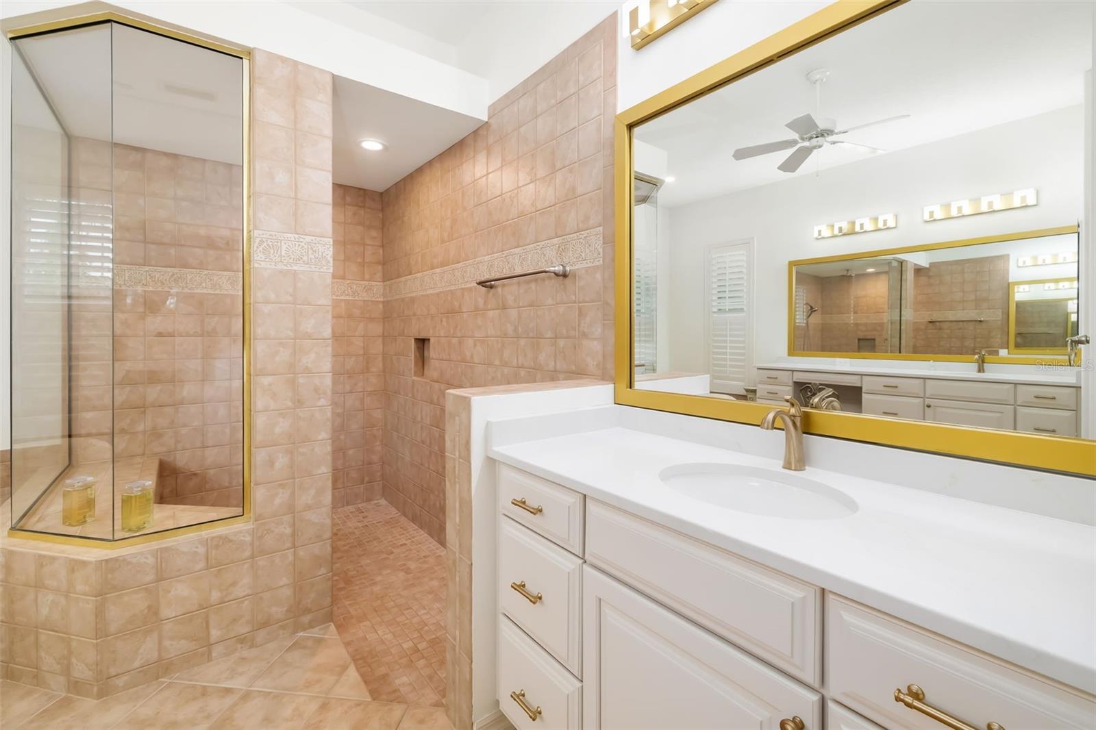 11528 SAVANNAH LAKES DR