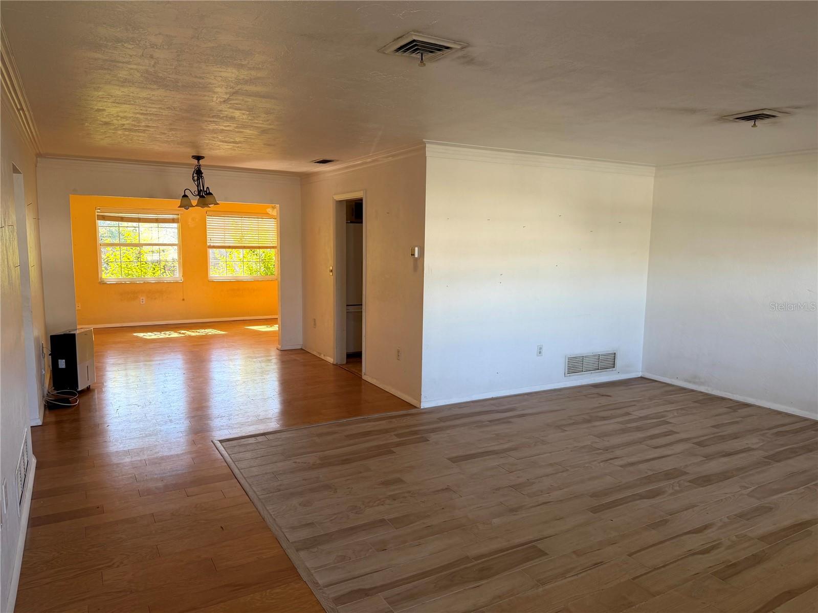 3312 SPRING MILL CIR