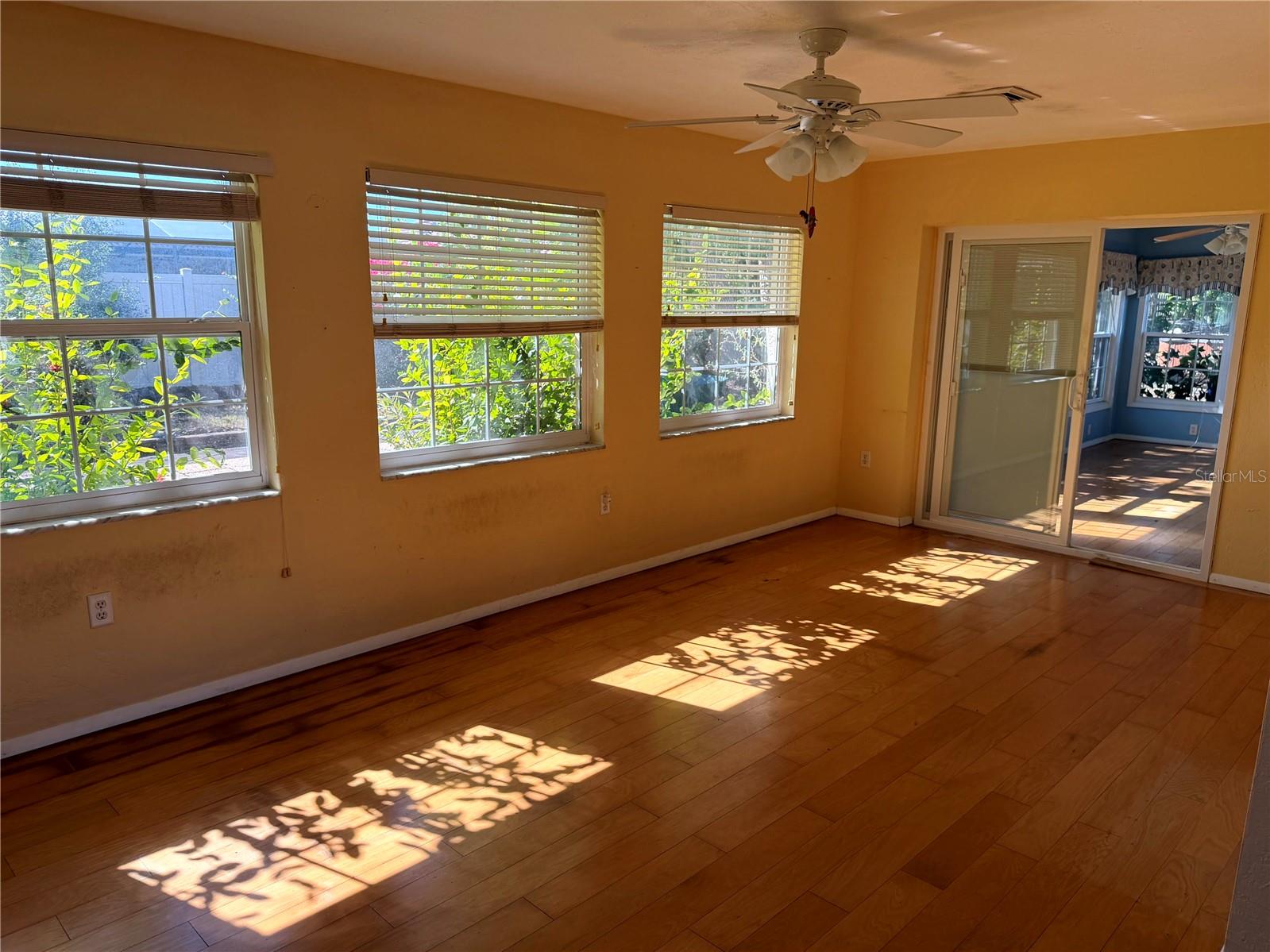 3312 SPRING MILL CIR