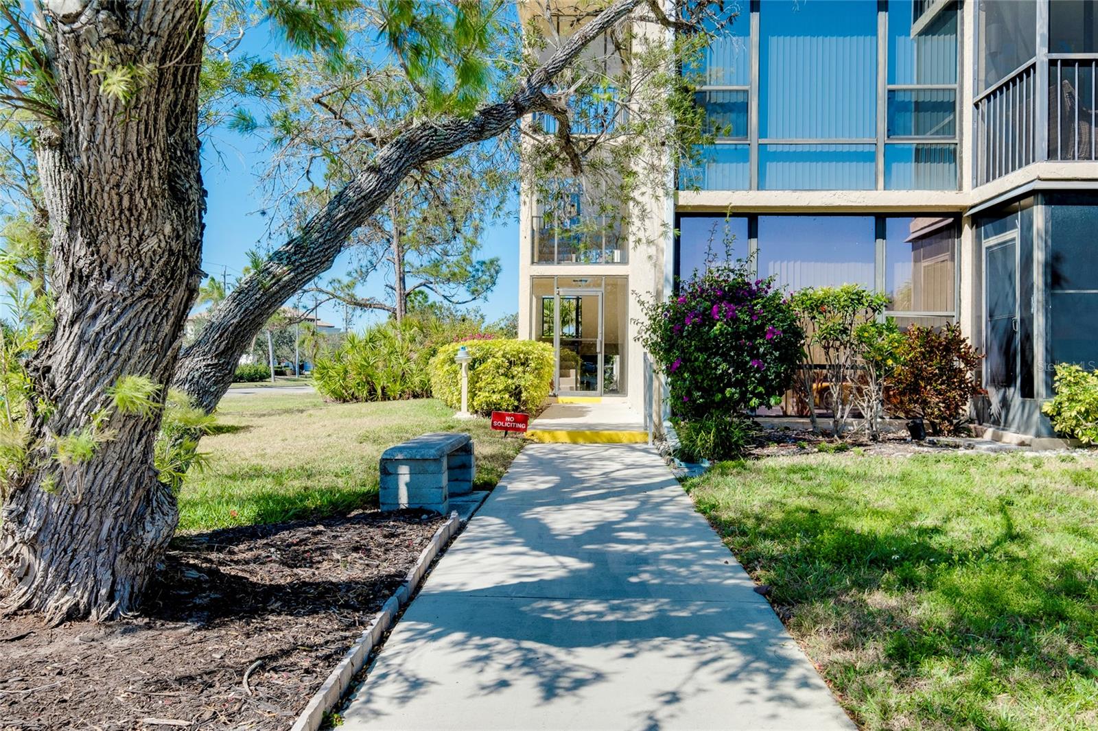 612 BIRD BAY DR S #116