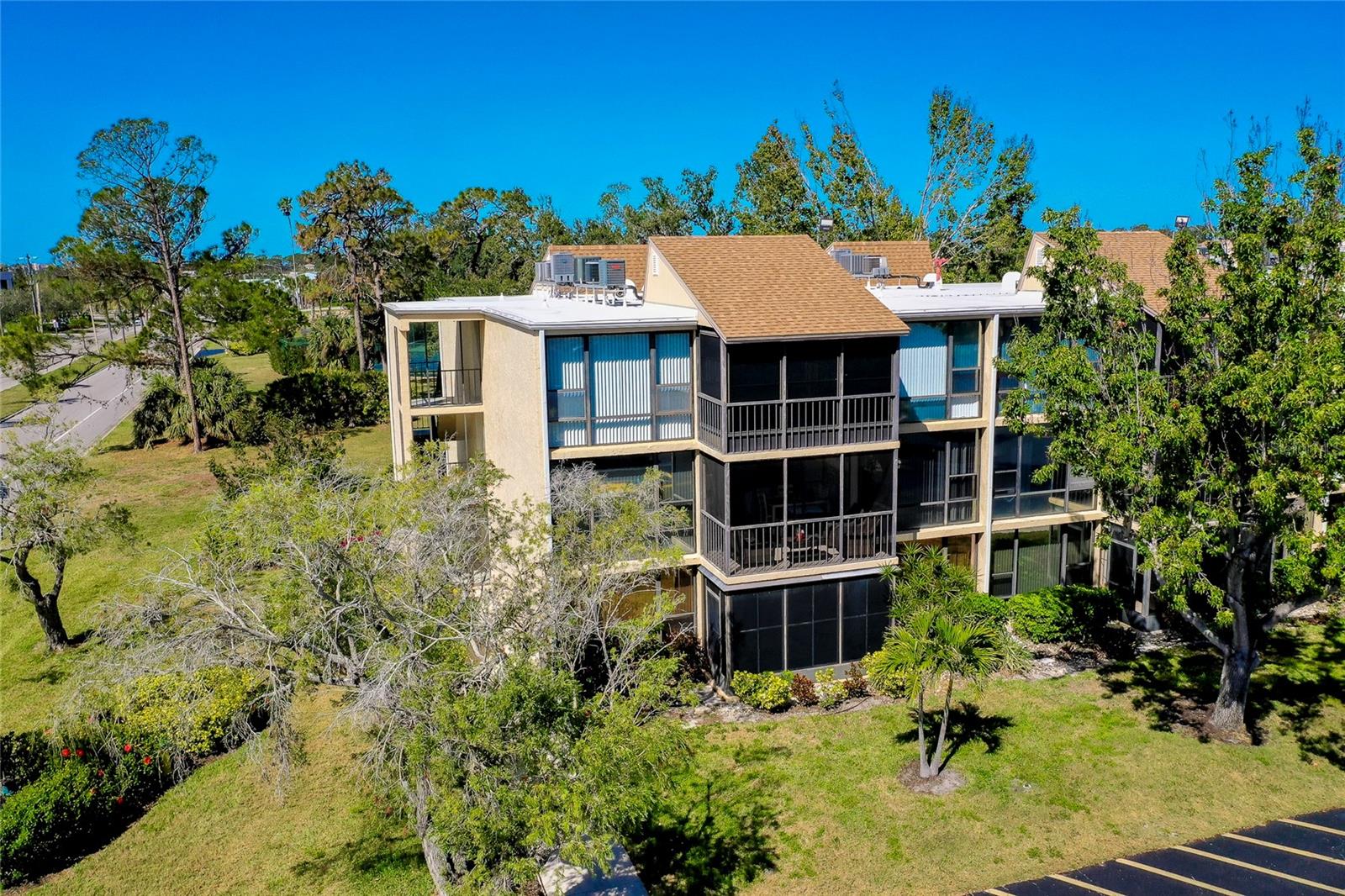 612 BIRD BAY DR S #116