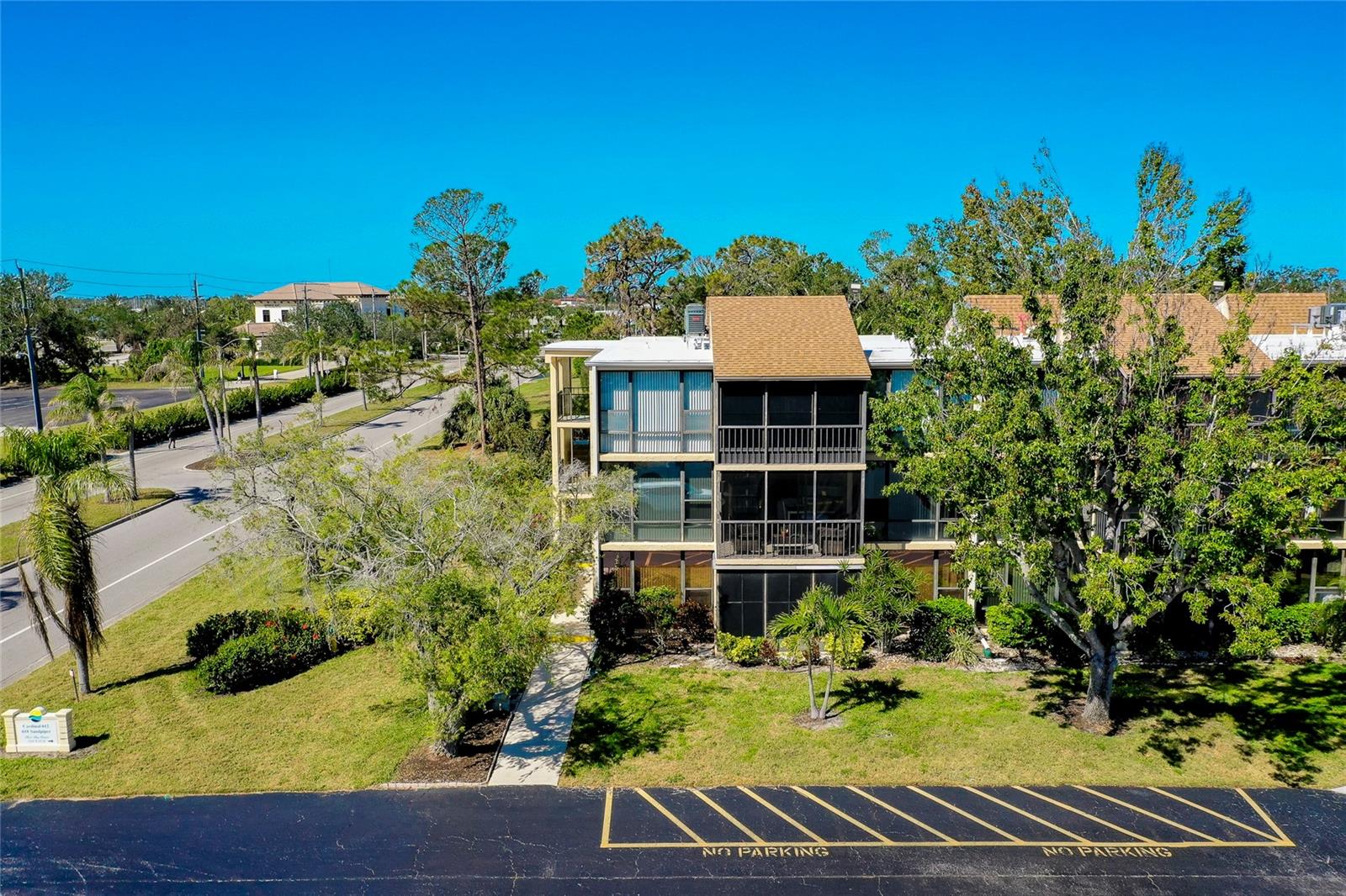 612 BIRD BAY DR S #116