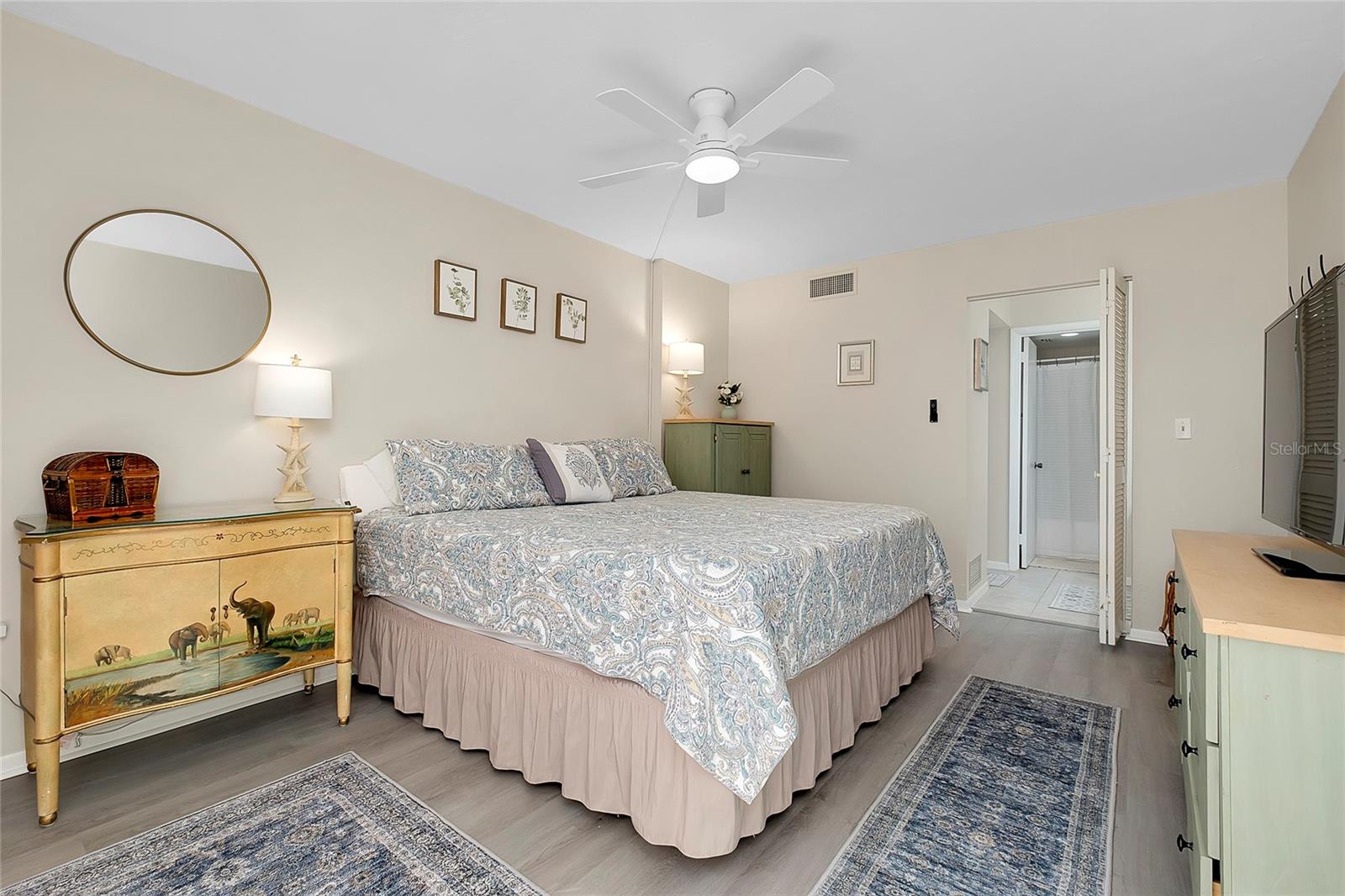 612 BIRD BAY DR S #116