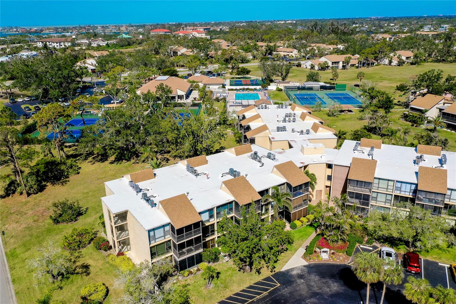 612 BIRD BAY DR S #116