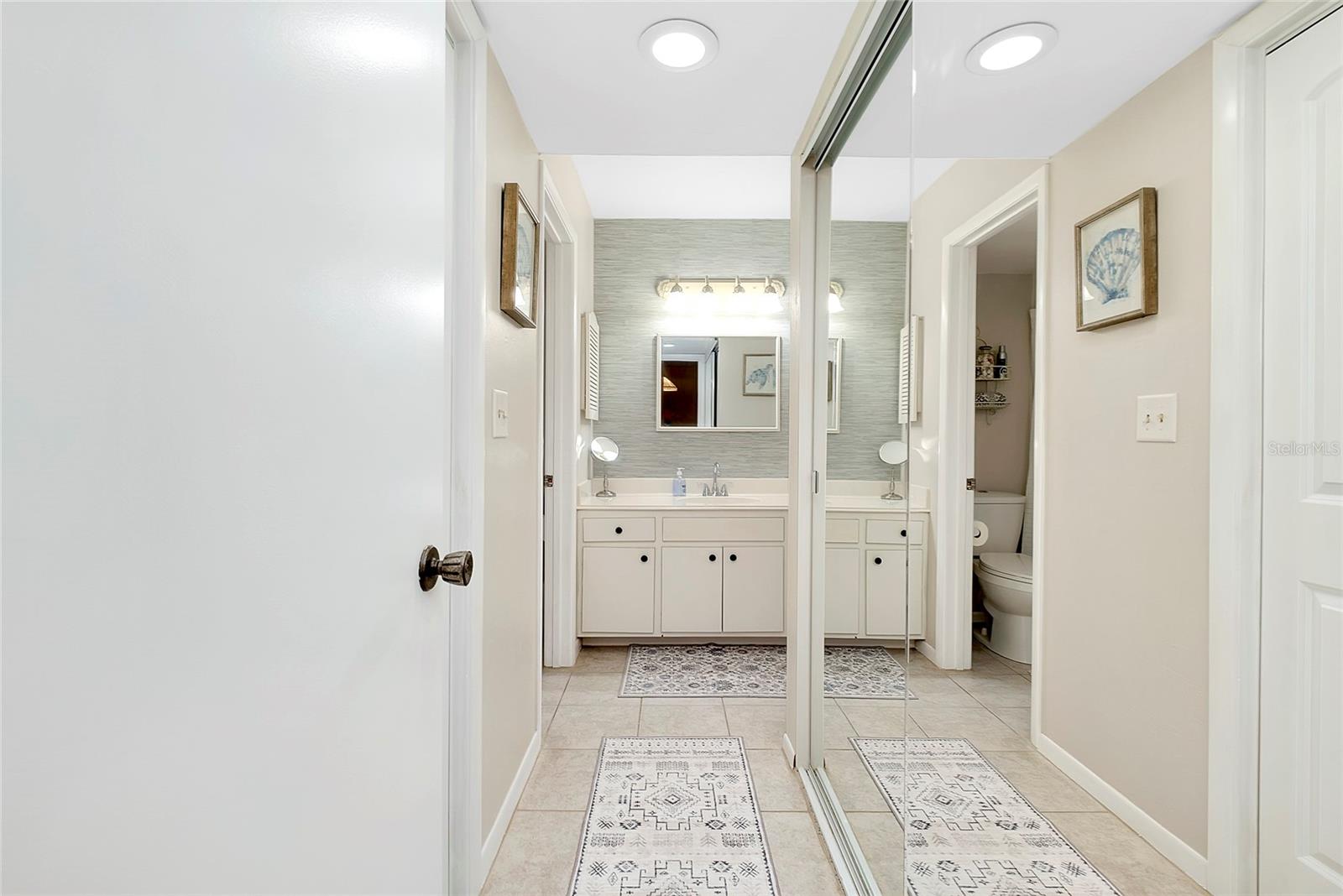 612 BIRD BAY DR S #116