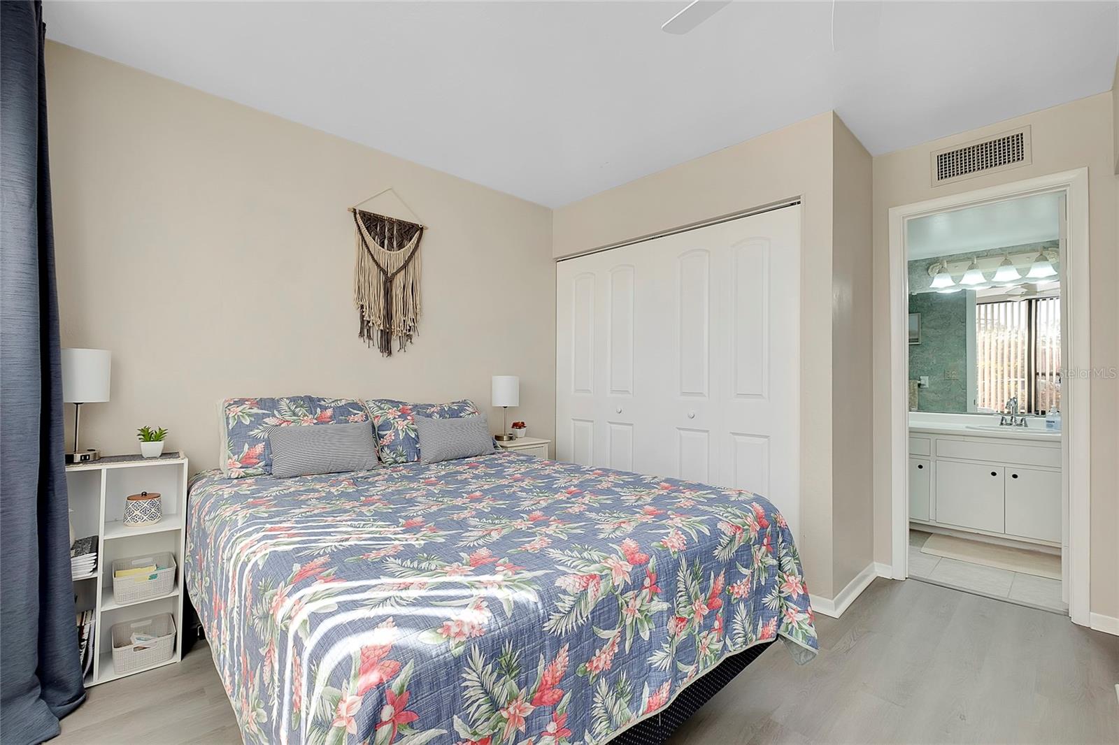 612 BIRD BAY DR S #116