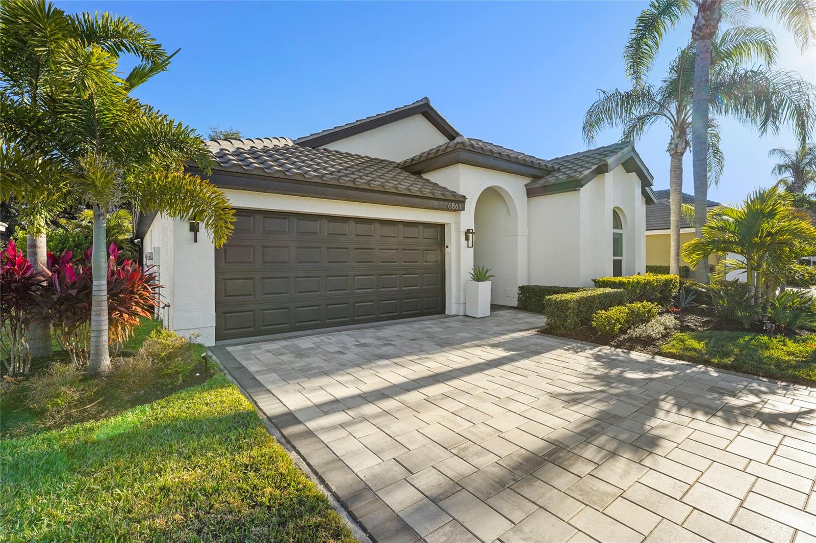 6861 SUPERIOR STREET CIR