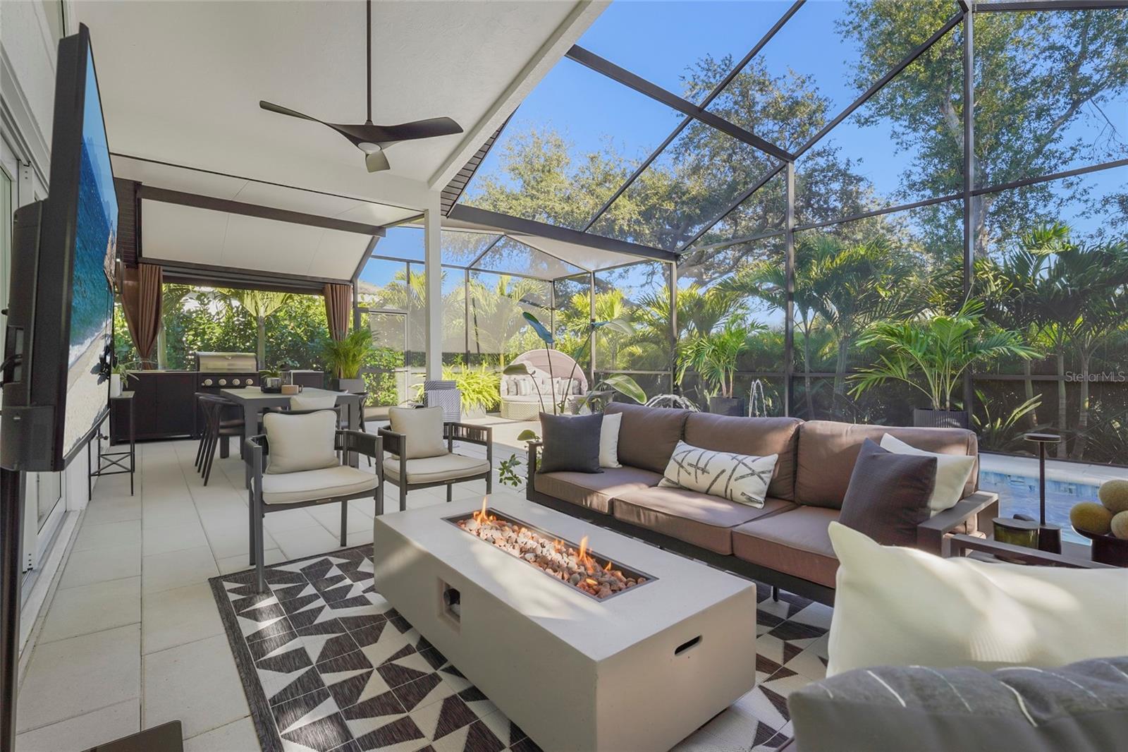 6861 SUPERIOR STREET CIR