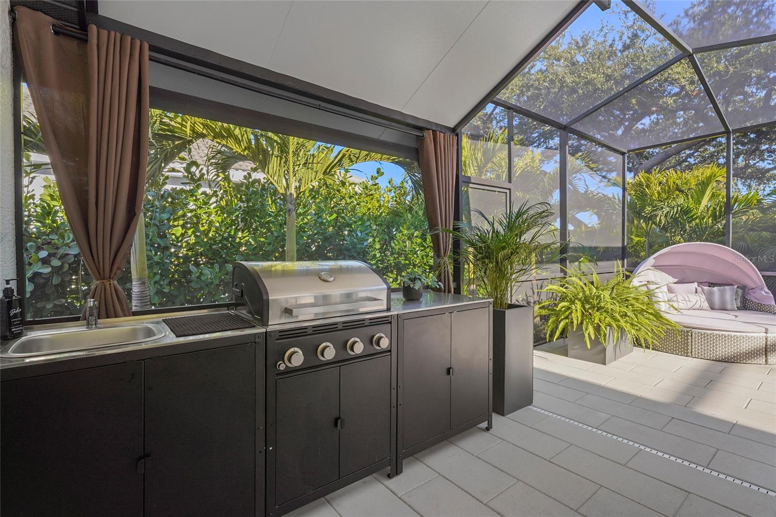 6861 SUPERIOR STREET CIR