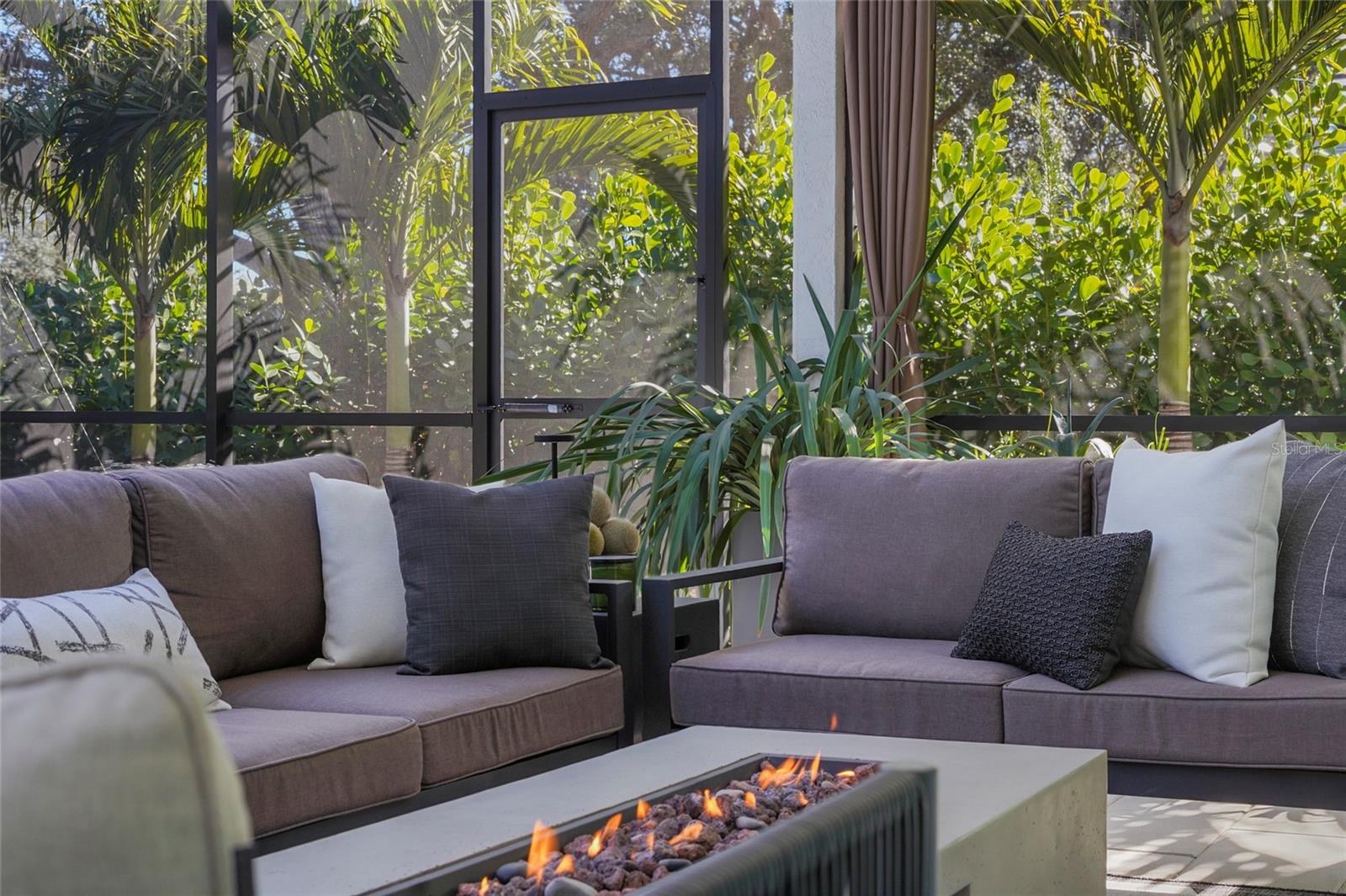 6861 SUPERIOR STREET CIR