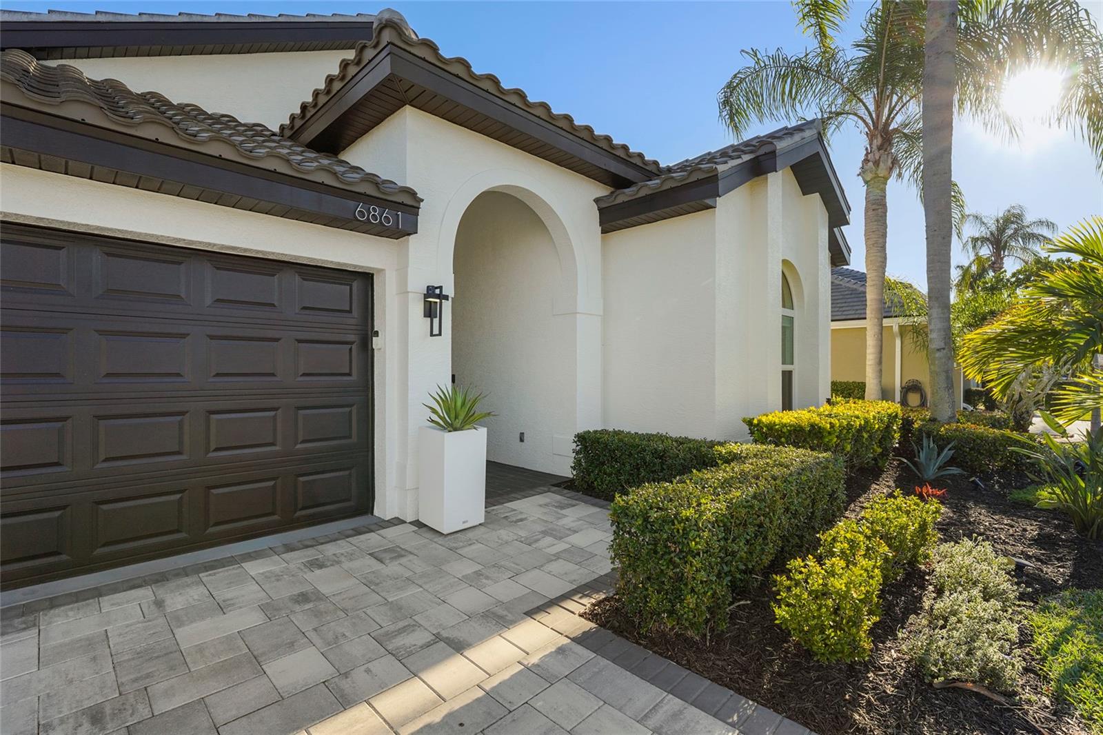 6861 SUPERIOR STREET CIR