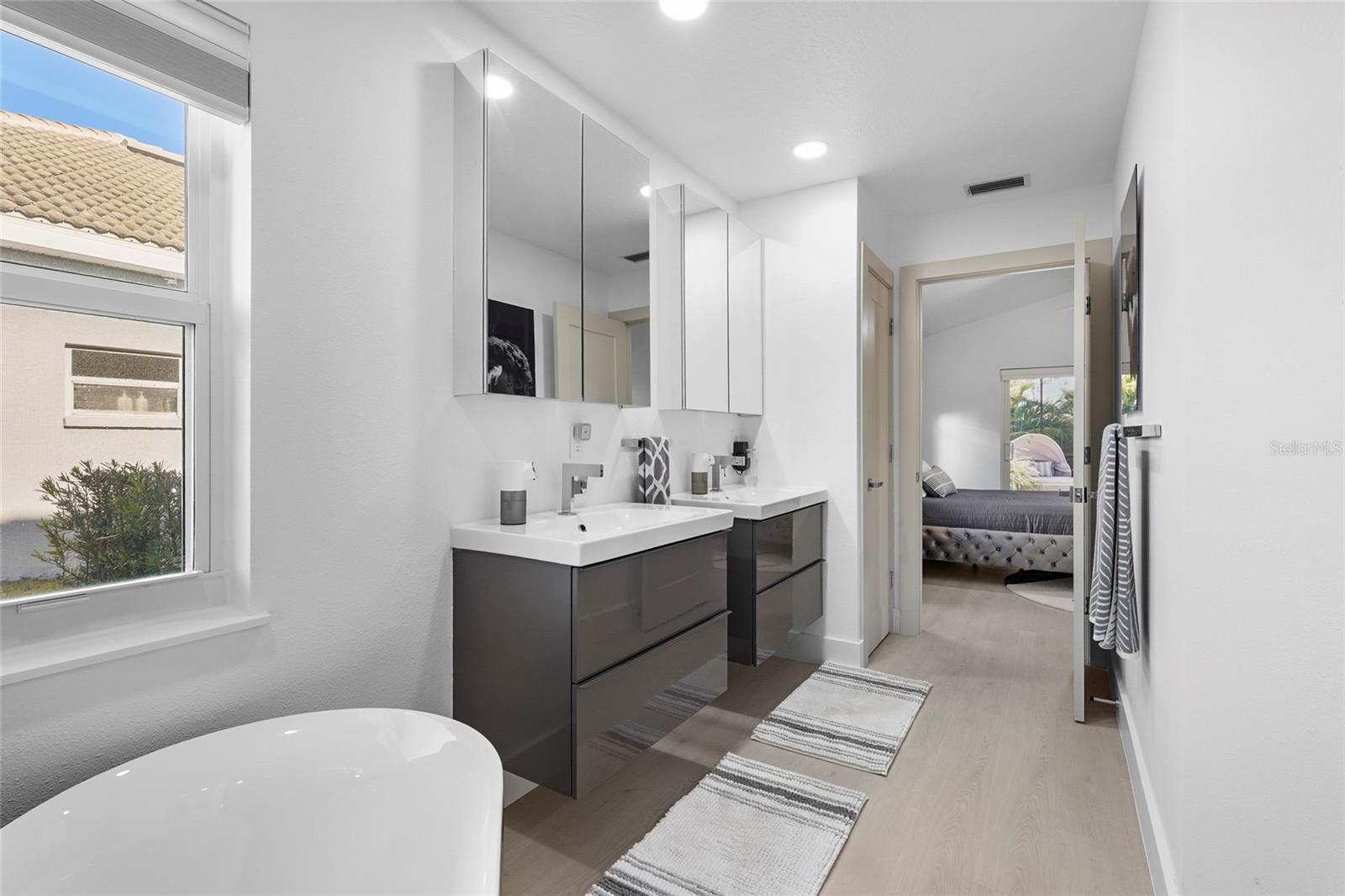 6861 SUPERIOR STREET CIR