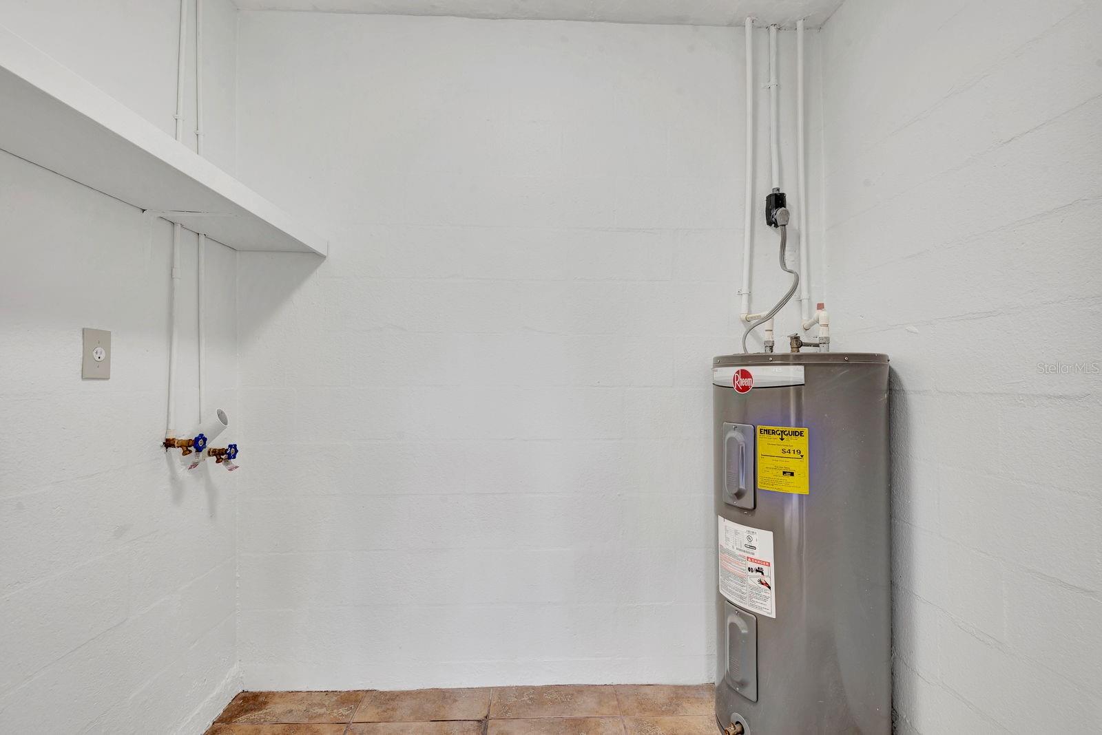 5191 CEDAR HAMMOCK LN