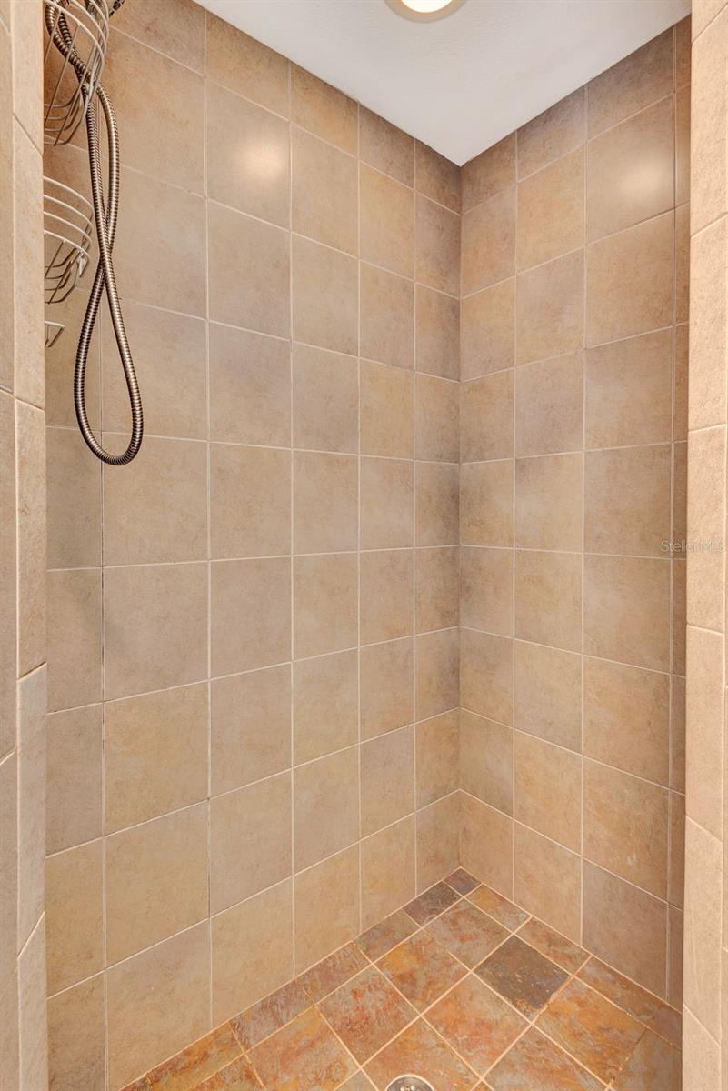 5191 CEDAR HAMMOCK LN