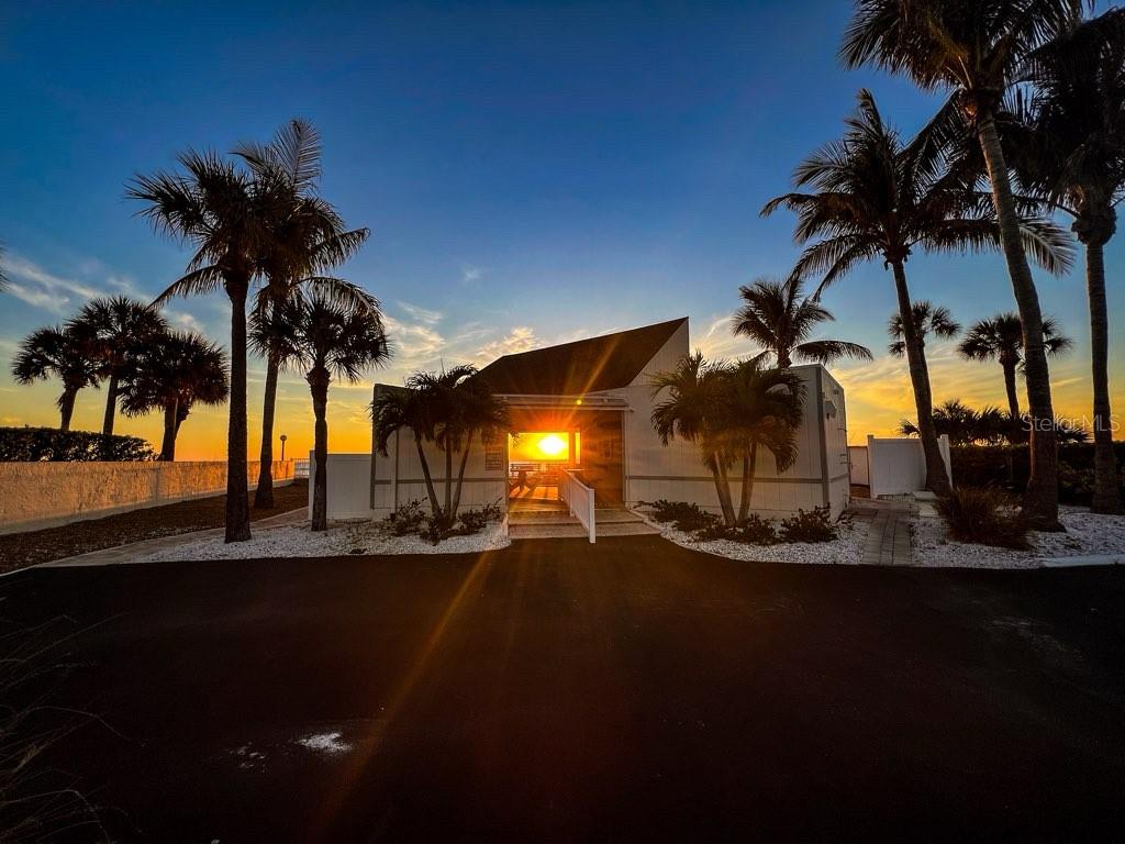 4310 FALMOUTH DR #102