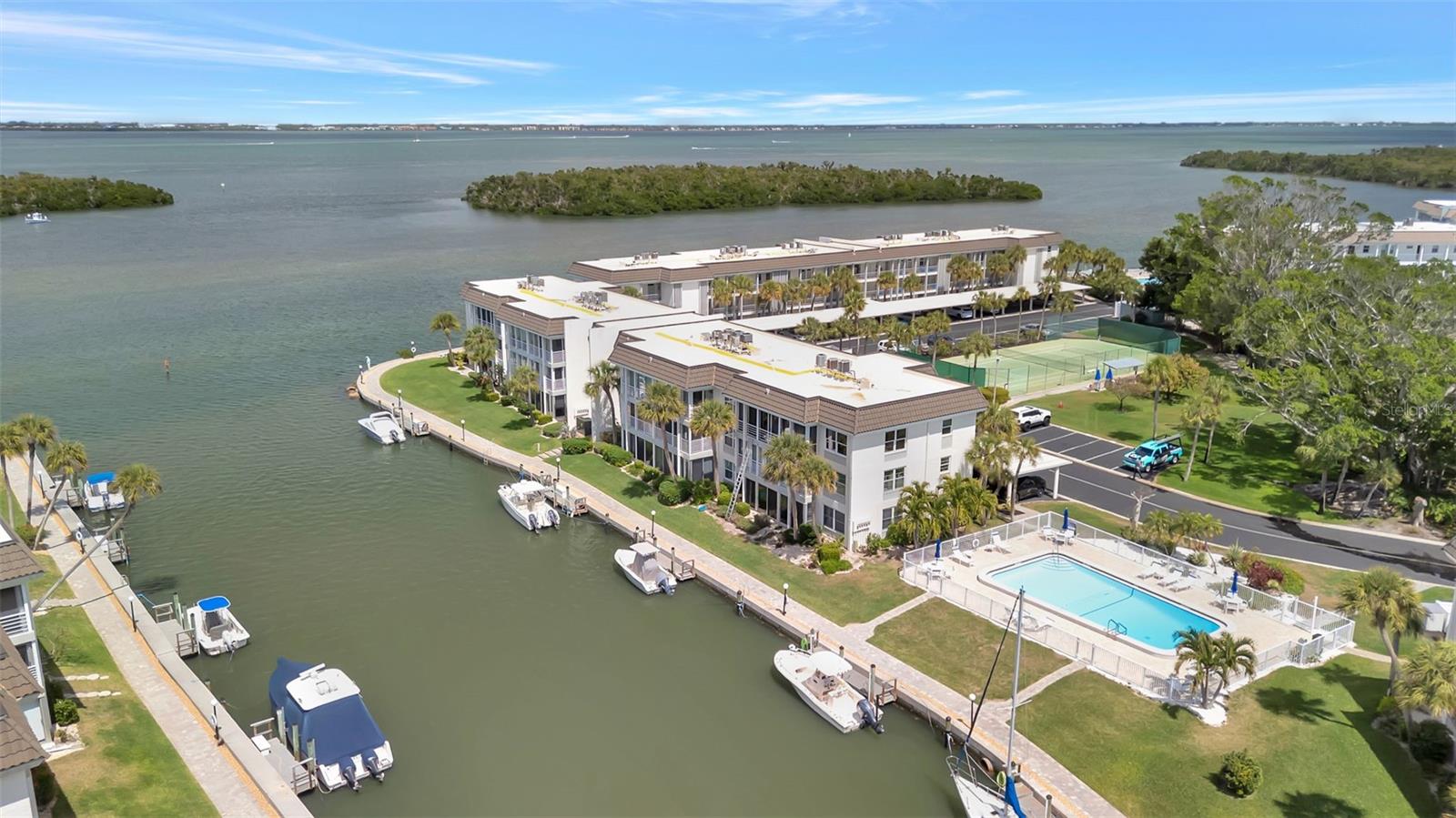 4310 FALMOUTH DR #102