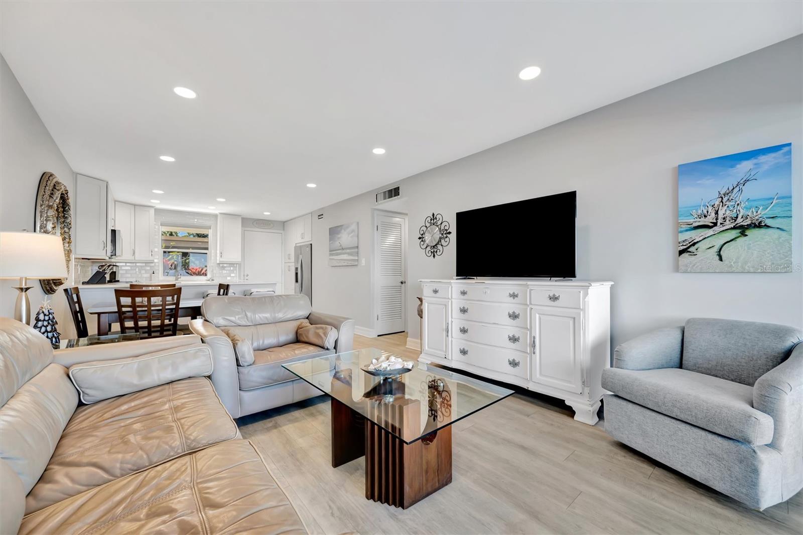 4310 FALMOUTH DR #102