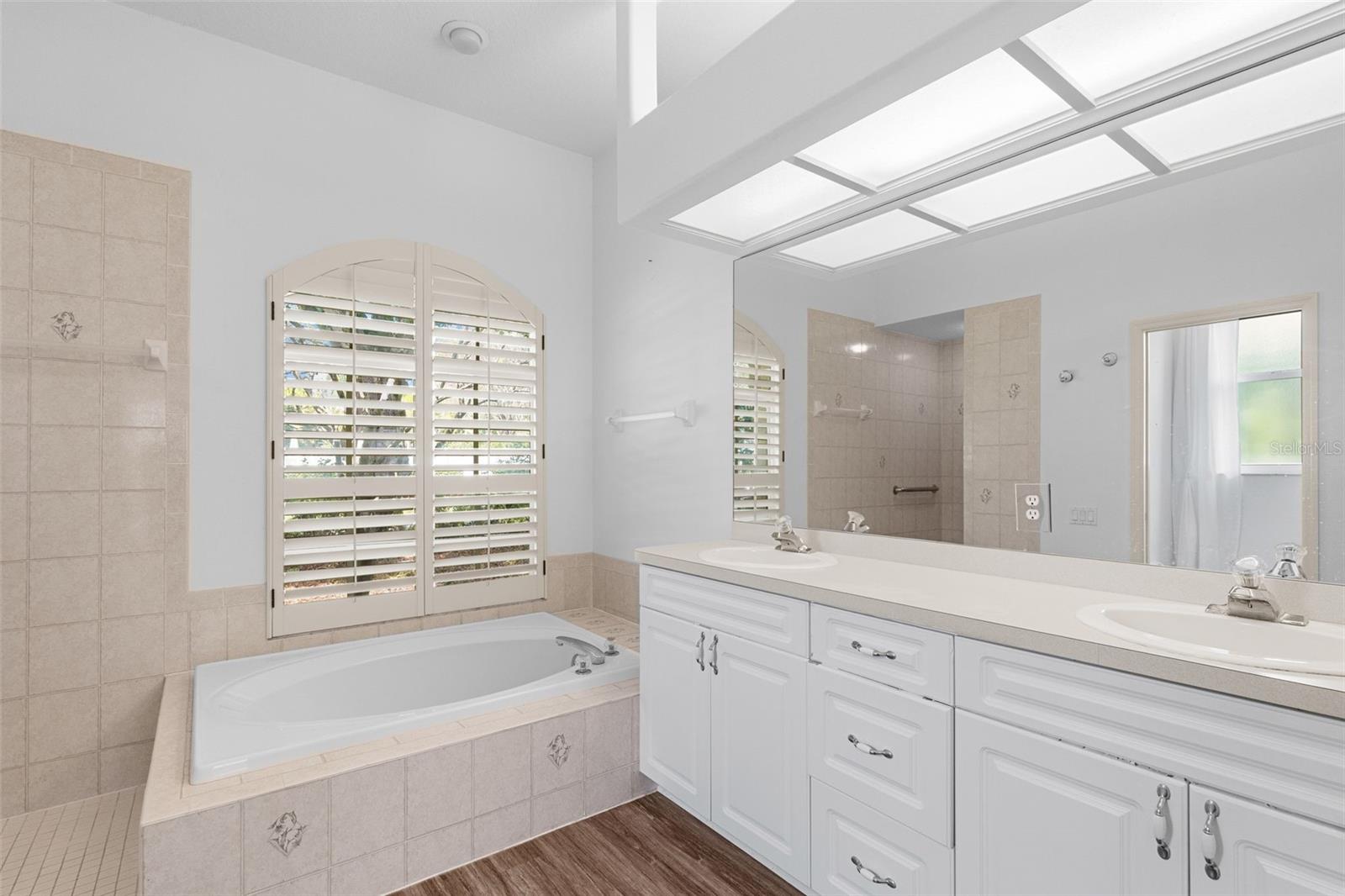 11105 28TH STREET CIR E