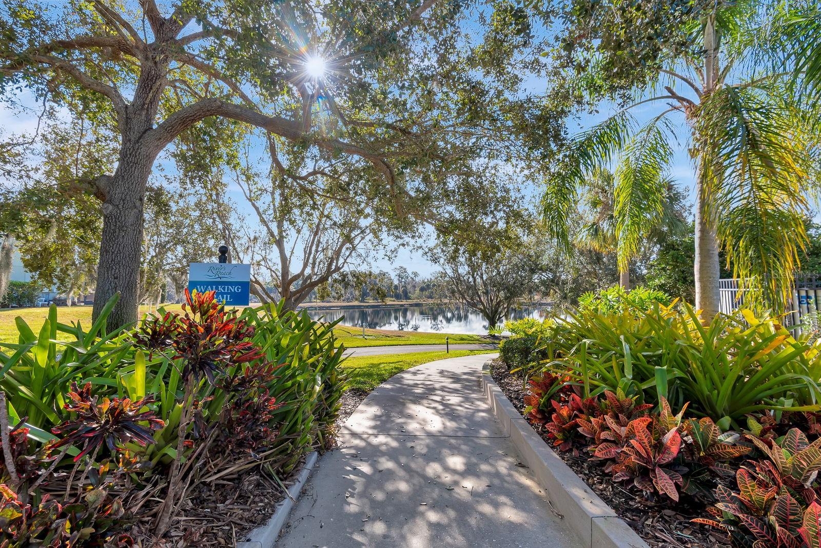 1484 HICKORY VIEW CIR