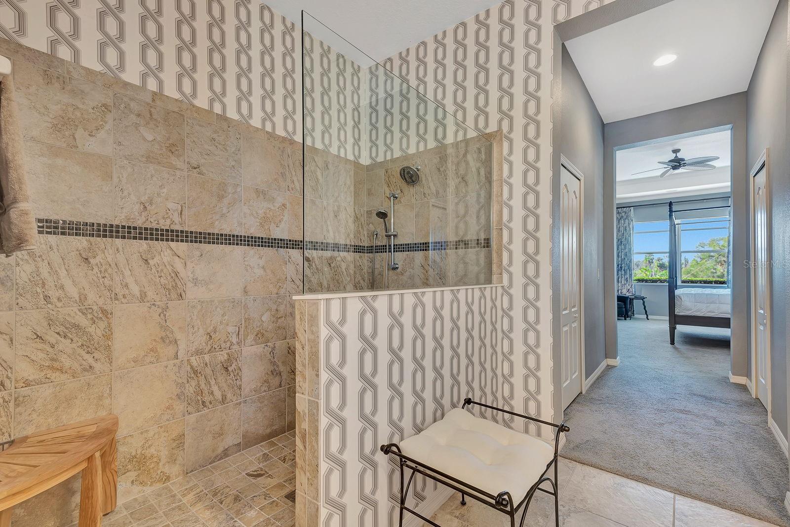 1484 HICKORY VIEW CIR