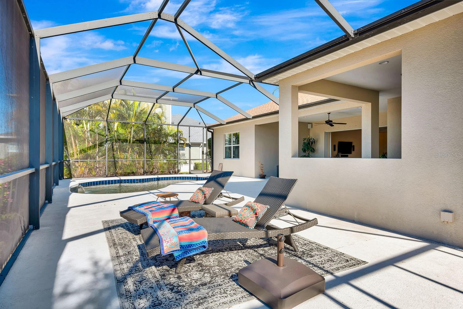 1484 HICKORY VIEW CIR