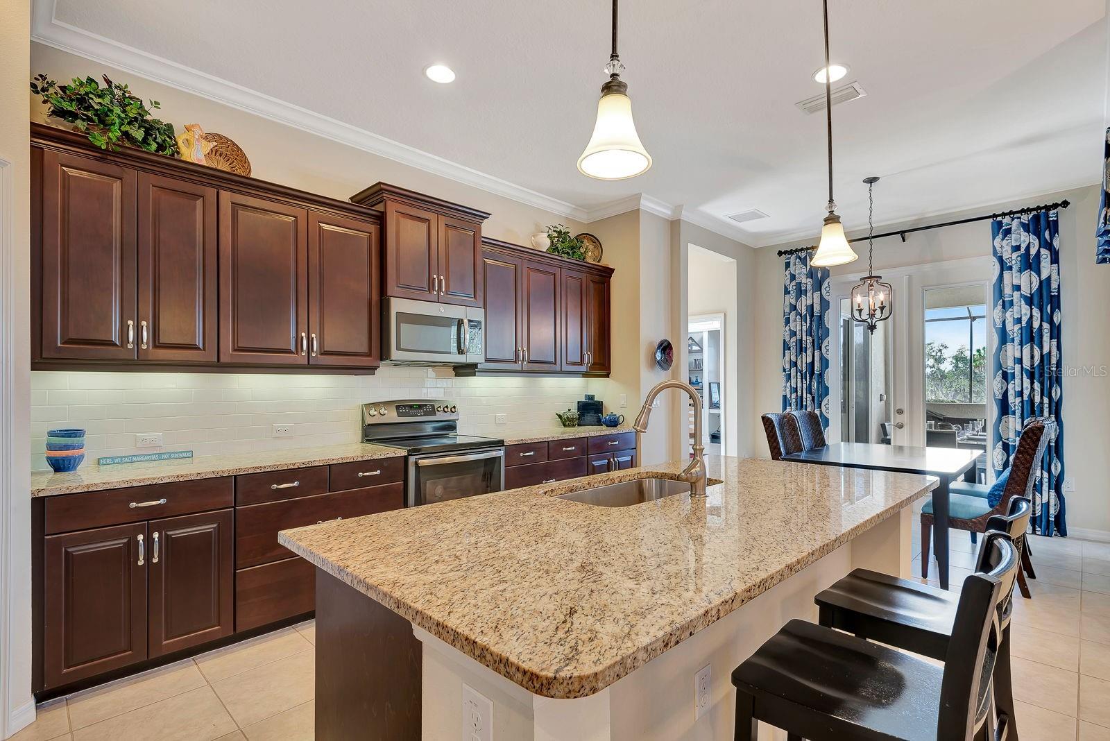 1484 HICKORY VIEW CIR