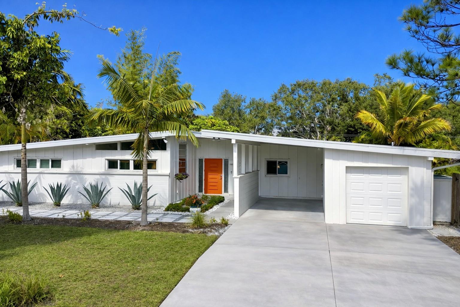 2715 VALENCIA DR