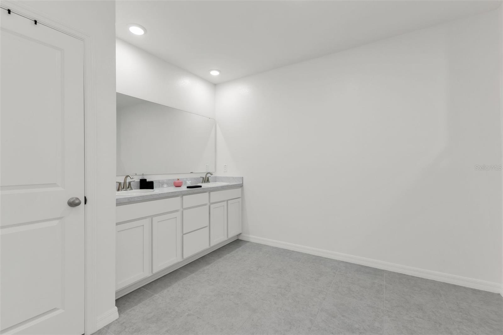 1111 S MCDUFF ST