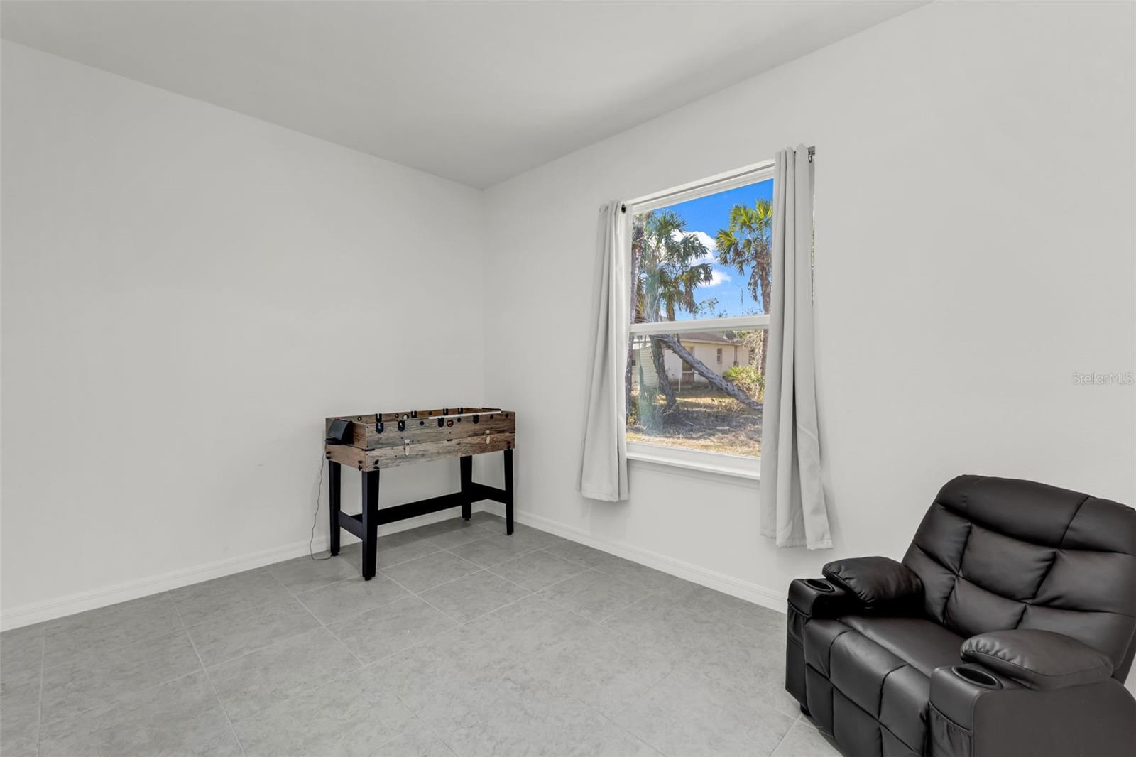 1111 S MCDUFF ST
