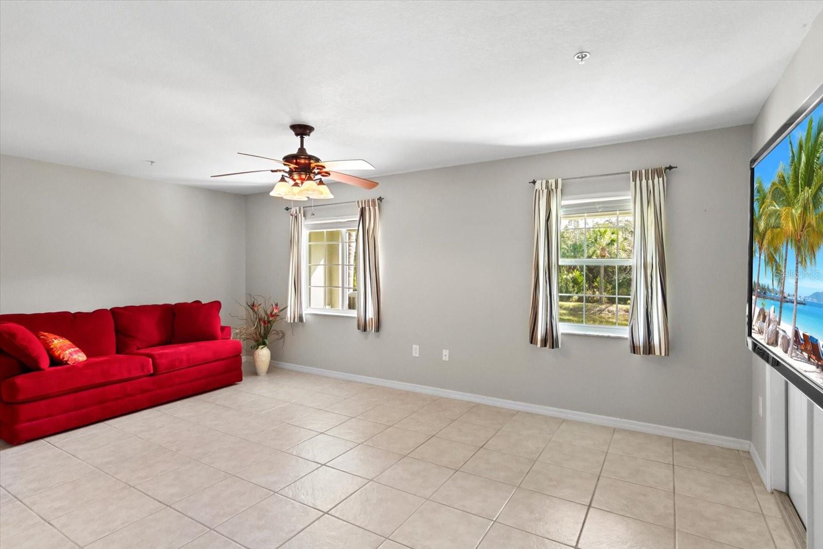 1018 34TH DR W