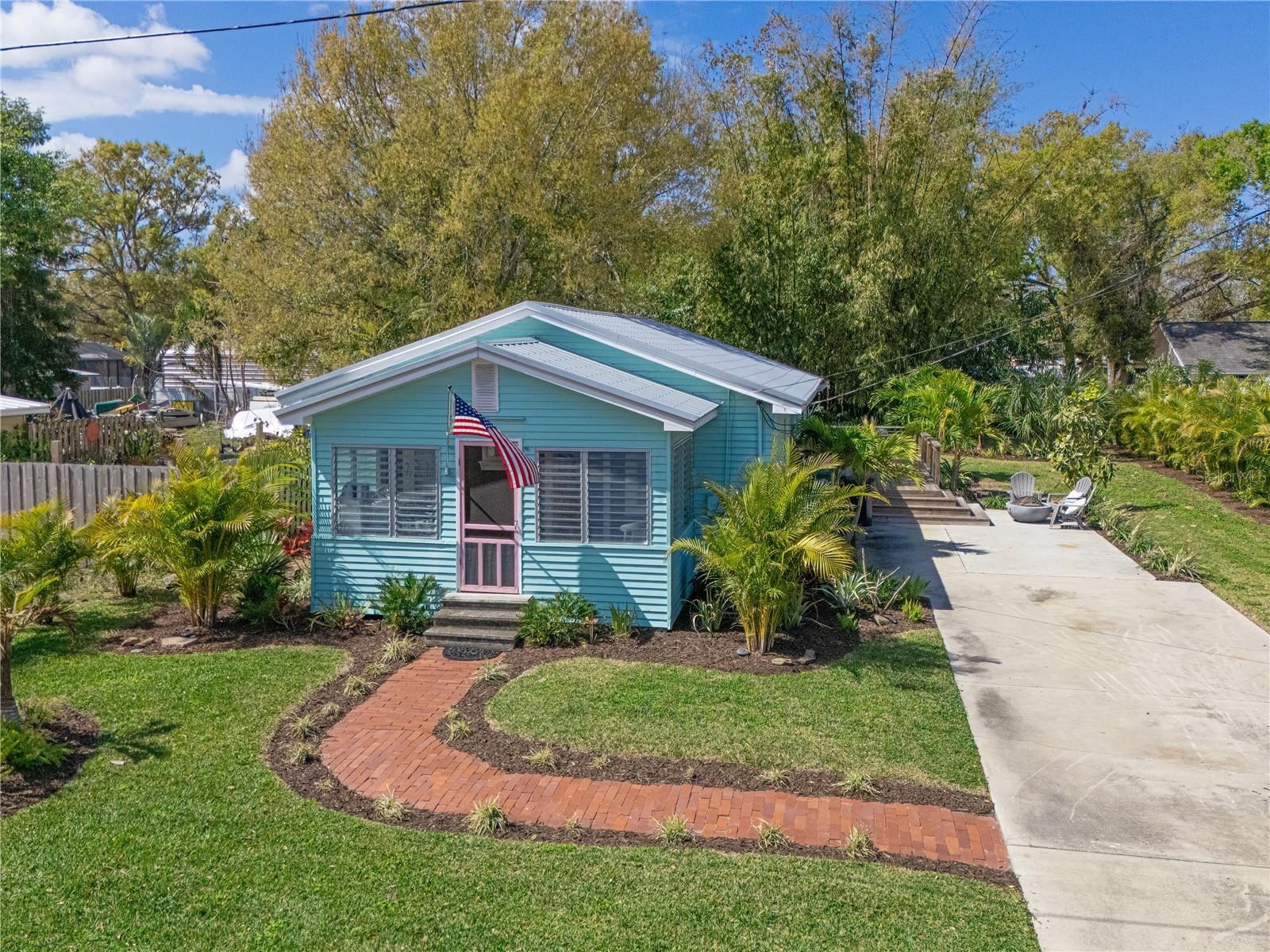 609 15TH AVE W