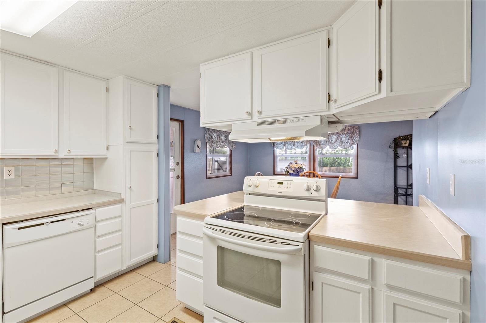 4404 12TH STREET CT E