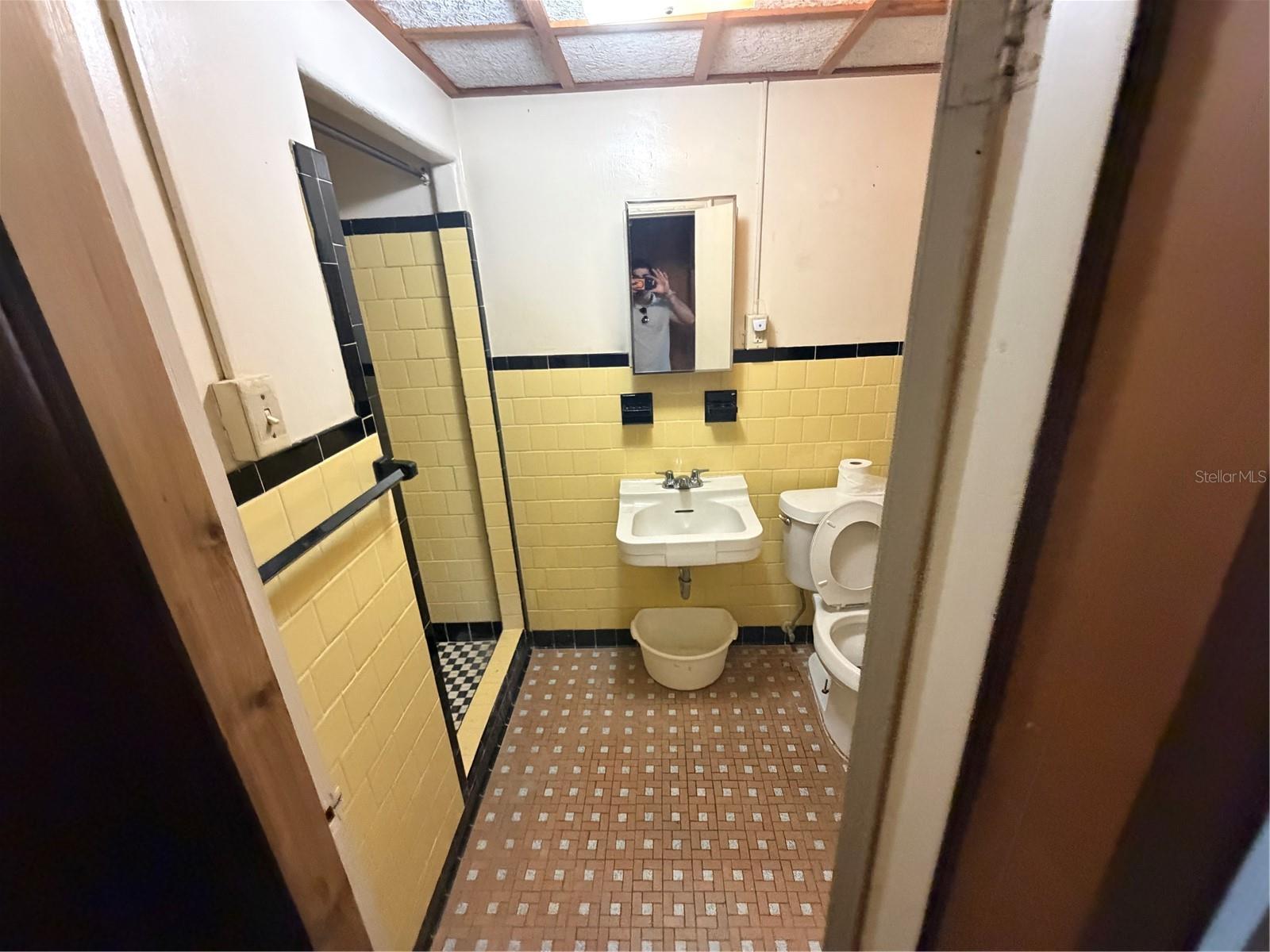 705 33RD STREET CT W #A