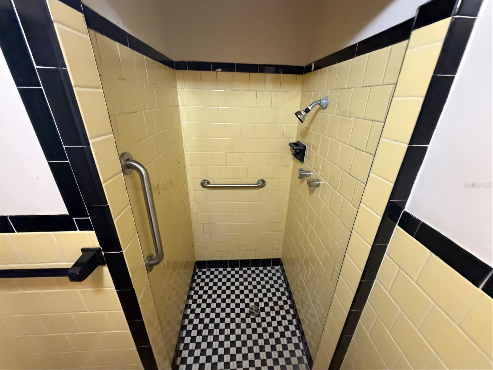 705 33RD STREET CT W #A