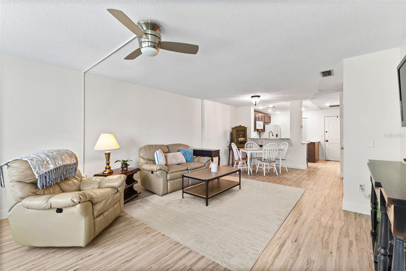 100 BLUFF VIEW DR #207B