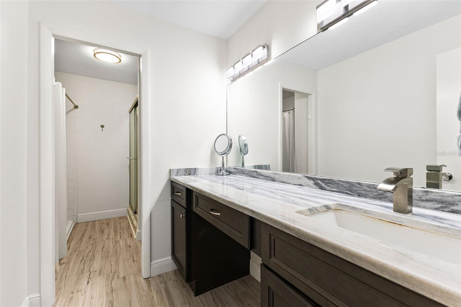 100 BLUFF VIEW DR #207B