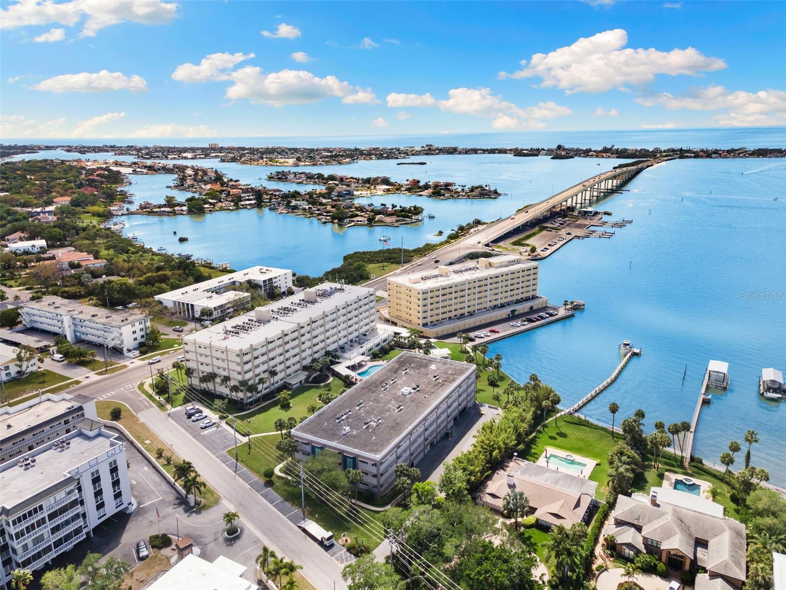 100 BLUFF VIEW DR #207B