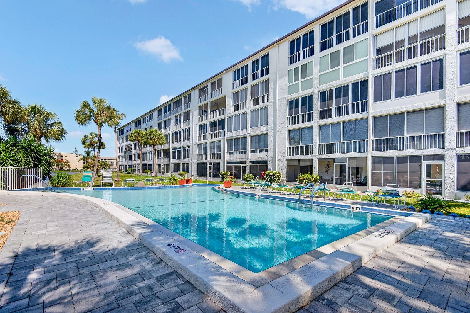 3344 LAKE BAYSHORE DR #P205