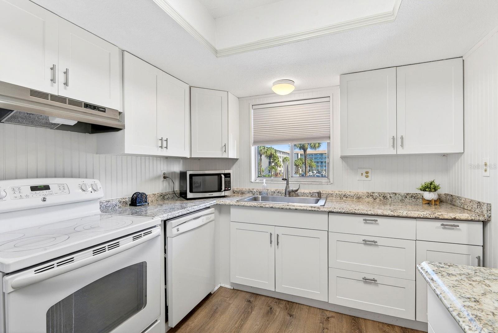 3344 LAKE BAYSHORE DR #P205