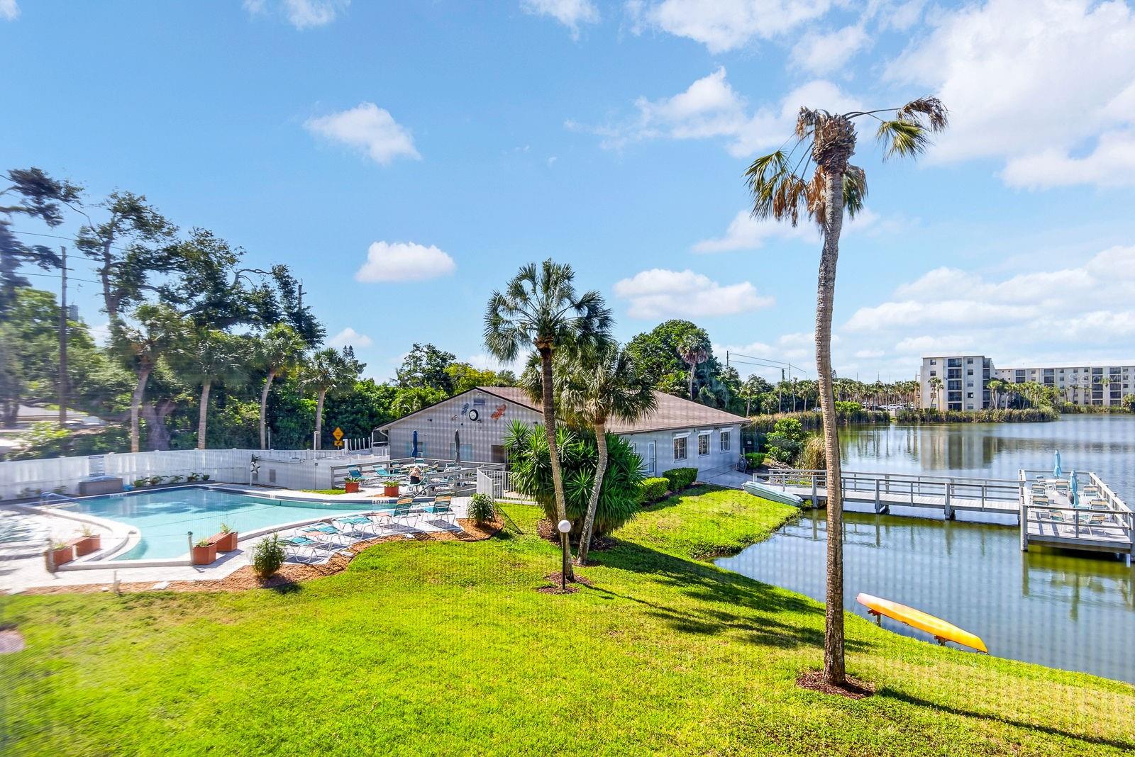 3344 LAKE BAYSHORE DR #P205
