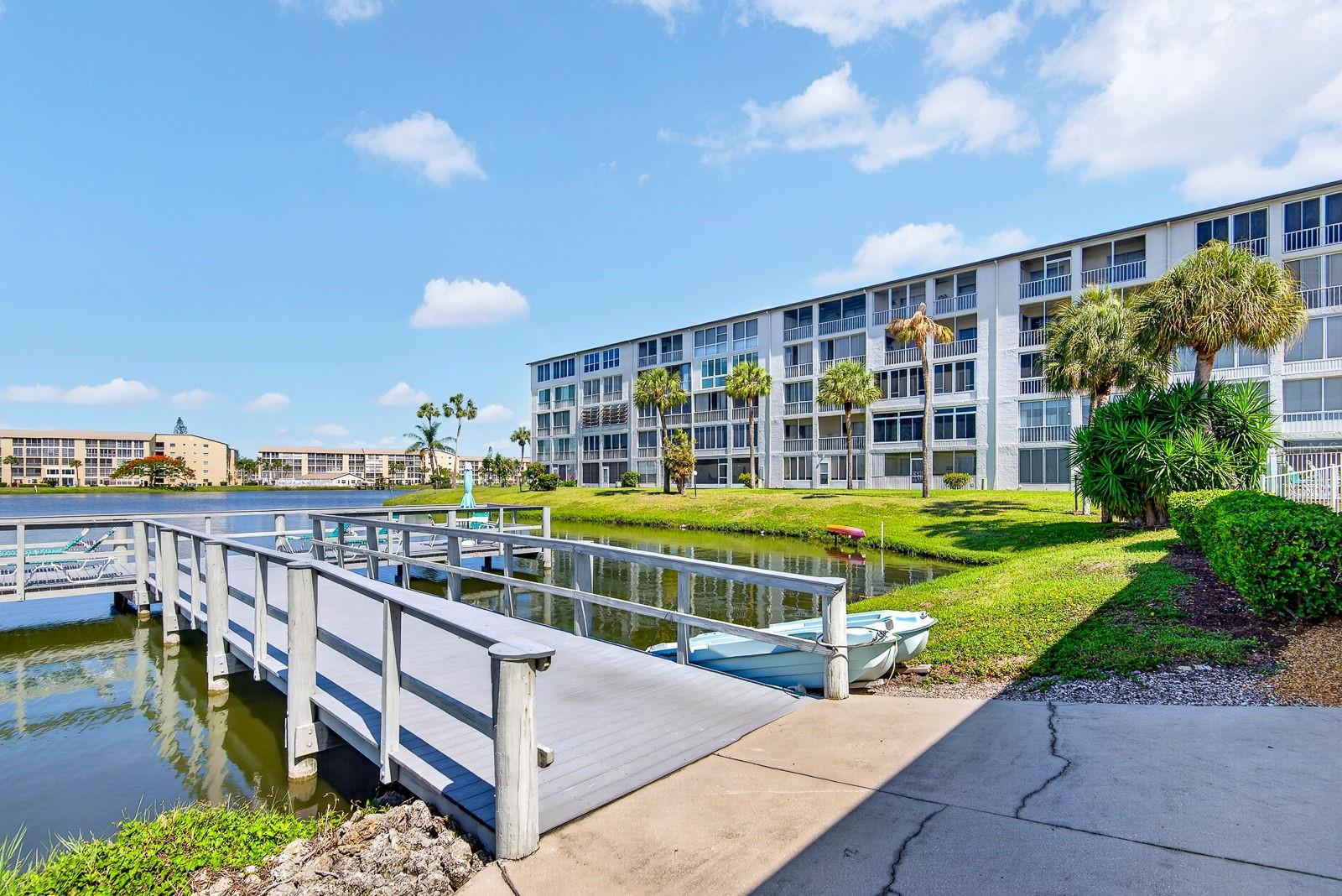 3344 LAKE BAYSHORE DR #P205