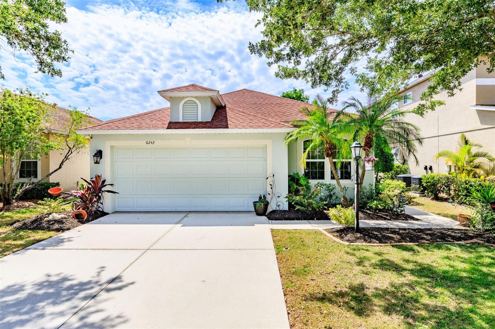 6242 BLUE RUNNER CT