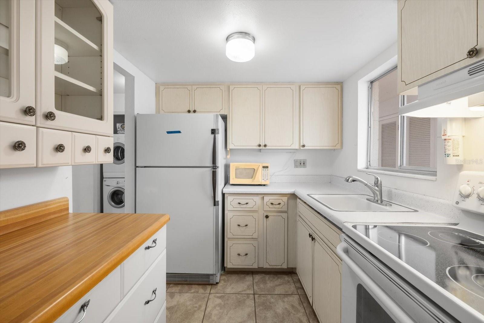 2326 CANAL DR #G25
