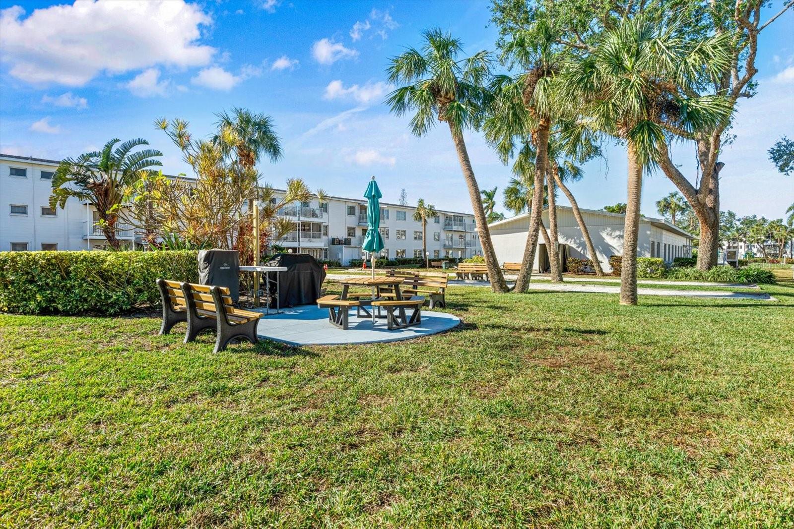 2326 CANAL DR #G25