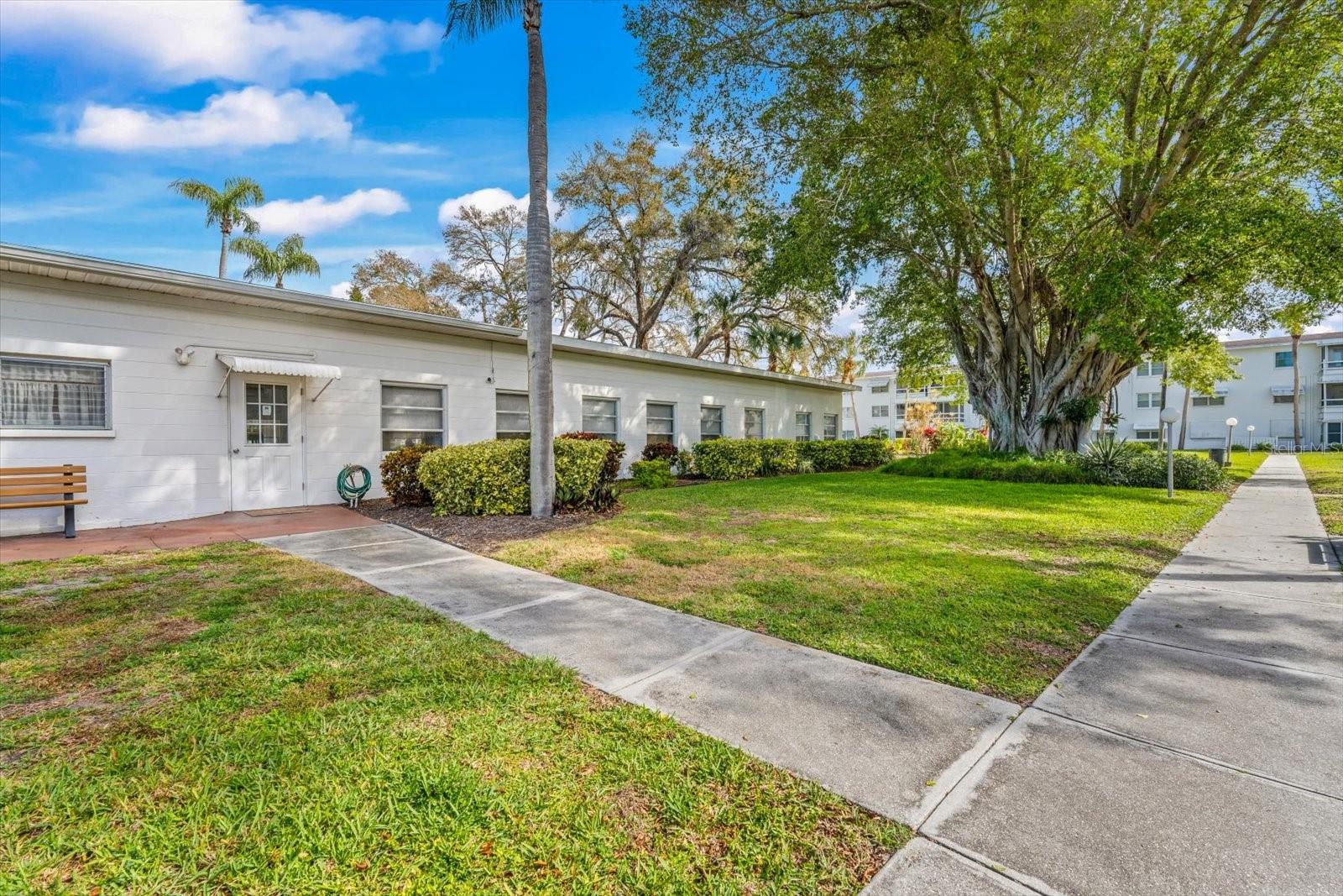 2326 CANAL DR #G25